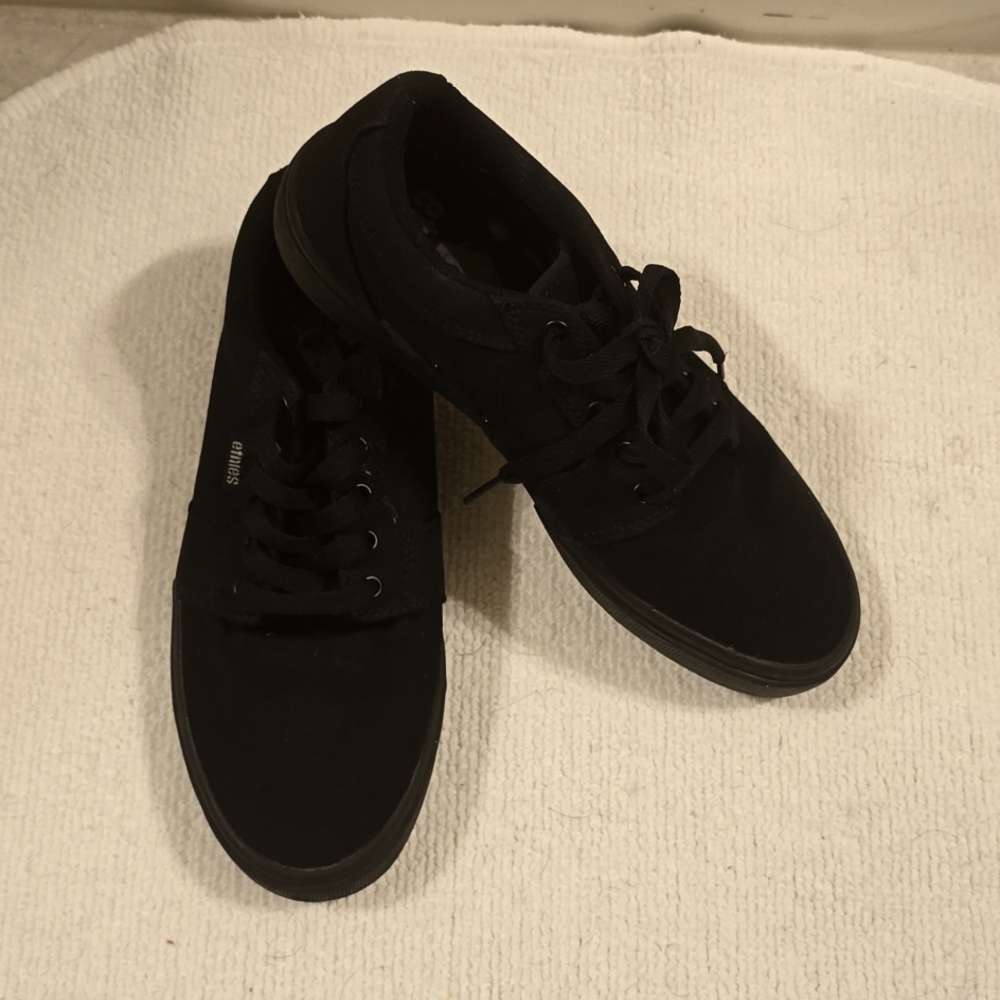 Etnies Skateboard Shoes Windrow Black 7 1/2 used once